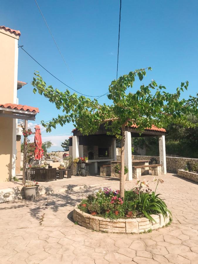 Villeta Nikol Lixouri Exterior photo